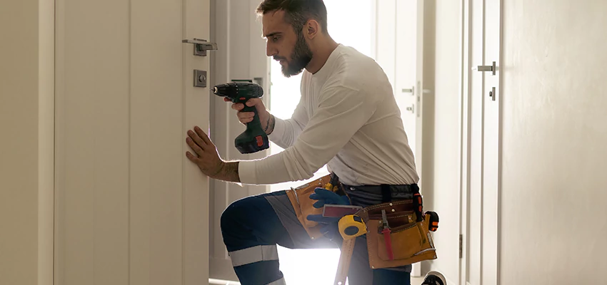 Mailbox Lock Installation Expert in Oak Park, California