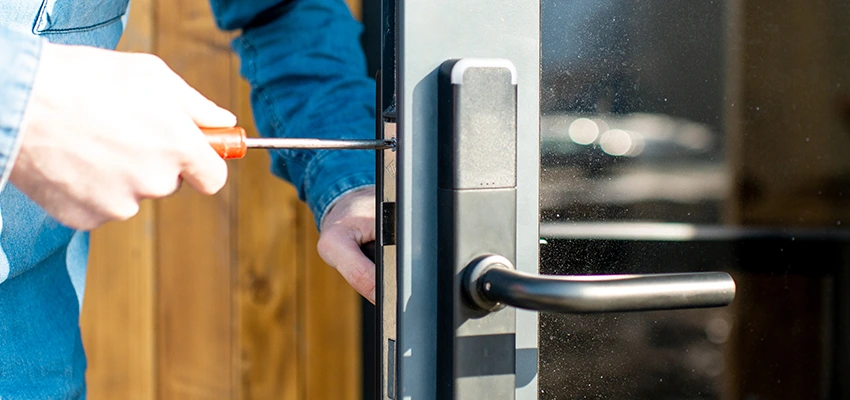 Aluminium Door Lock Replacement in Oak Park, California