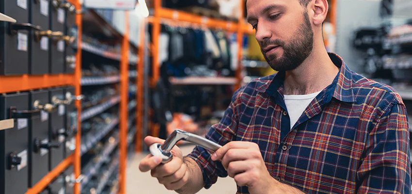 Locksmith For Retail Stores Lockout Services in Oak Park, California